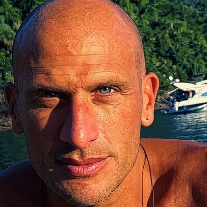 Modelo italiano faz sua estreia como ator em série exclusiva do Globoplay