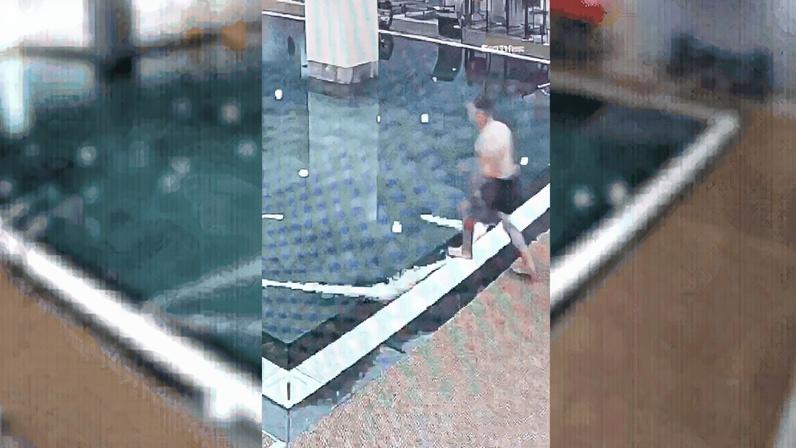 Momento foi registrado por câmeras de segurança (Foto: Reprodução)