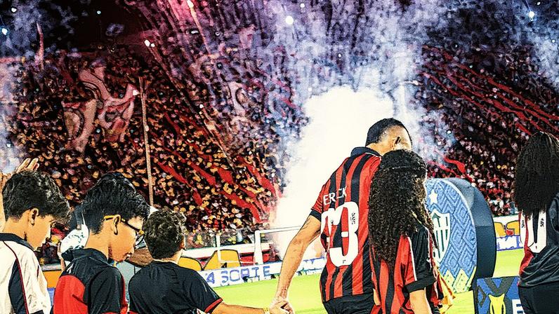 Entrada dos jogadores do Vitória no Barradão (Foto: Victor Ferreira / EC Vitória)