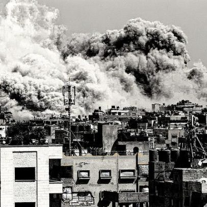 Israel realiza novo bombardeio em edifício de grande altura na Cidade de Gaza