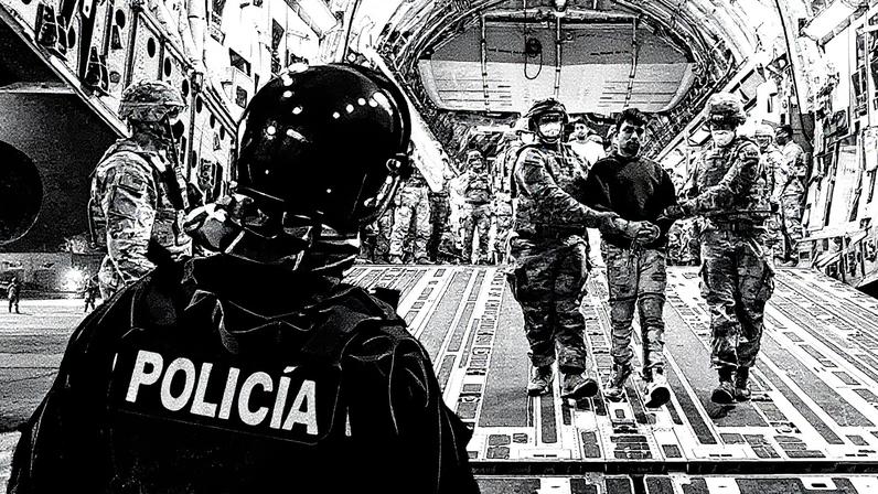 Migrantes deportados pelo Estados Unidos chegam ao Aeropuerto Internacional de El Salvador (Foto: Reprodução)