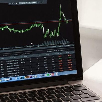 Futuros de Nova York caem com investidores atentos à inflação PCE dos Estados Unidos