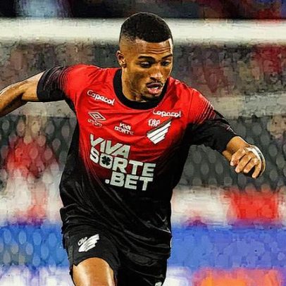 Leozinho estreia como titular na Série B e ganha elogios do técnico do Athletico