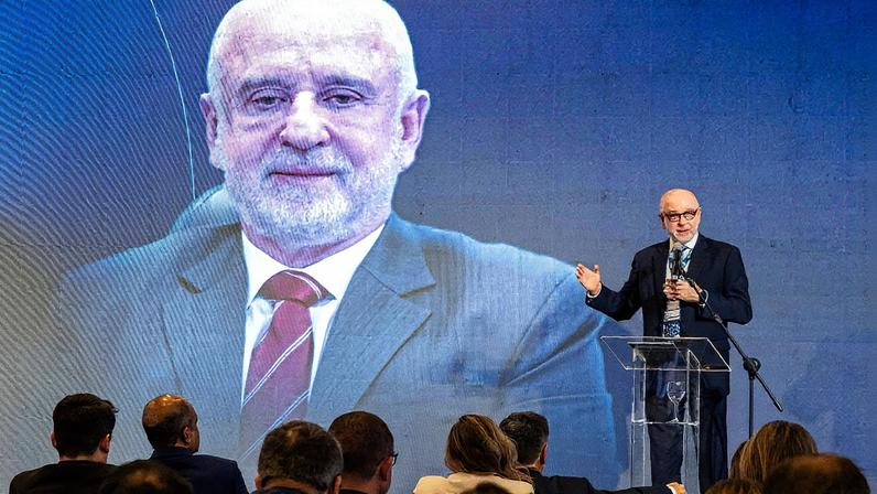 Ministro do TCU, Benjamin Zymler, durante Congresso de Direito Marítimo e Portuário em Santos (Foto: Reprodução)