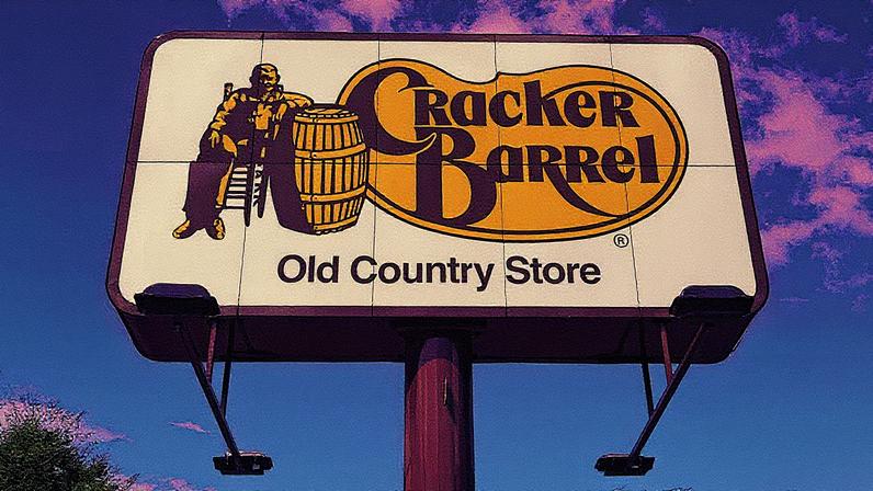 Logo do Cracker Barrel em um outdoor localizado em frente a um de seus restaurantes (Foto: Reprodução)