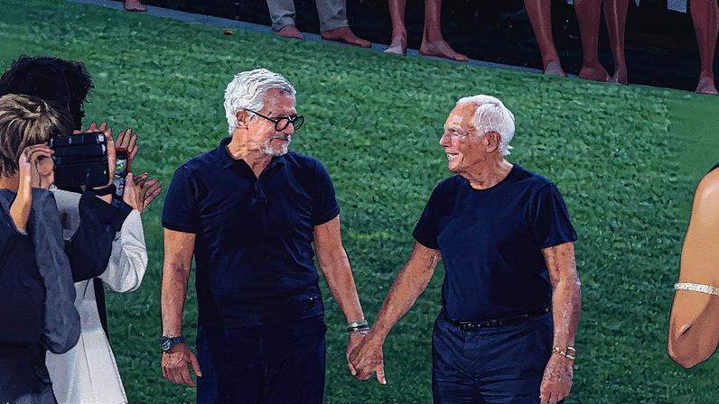 Leo Dell'Orco e Giorgio Armani posam para foto em 2024 (Foto: Reprodução)