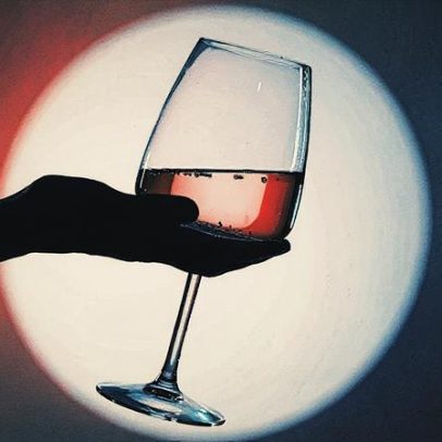 Vinho é considerado afrodisíaco e potencializa a libido durante o sexo