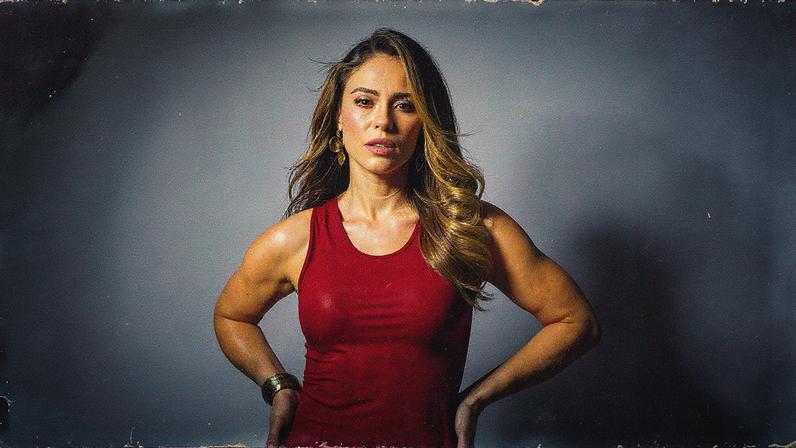 Paolla Oliveira em uma sessão de fotos (Foto: Reprodução)