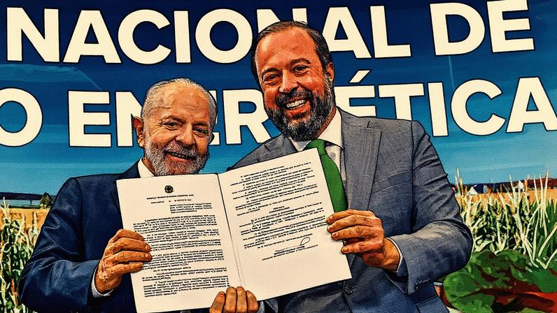 Presidente Lula e ministro de Minas e Energia, Alexandre Silveira, em evento oficial (Foto: Reprodução)