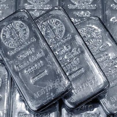 Ouro atinge máximas históricas com estratégias de opções para investidores