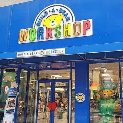Build-A-Bear Workshop se destaca no varejo apesar de tarifas e queda no movimento de shoppings