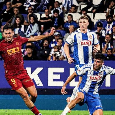 Espanyol resiste bravamente, mas Valencia se destaca com vitória eficaz