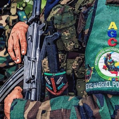 El Clan del Golfo busca paz enquanto enfrenta o ELN por território de coca e ouro