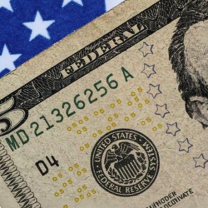 Dólar sobe para R$ 5,39 com mercado avaliando condenação de Bolsonaro