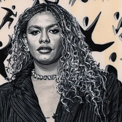 Liniker interrompe show no Coala Festival após fãs passarem mal