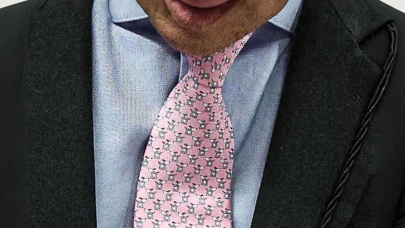 Detalhe da gravata usada por Moraes durante o julgamento (Foto: Reprodução)