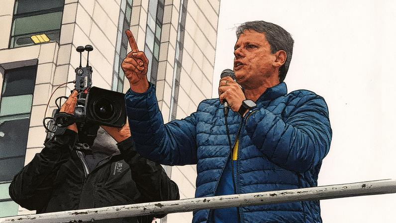 Governador de São Paulo, Tarcísio de Freitas, discursa em ato bolsonarista na avenida Paulista no dia 7 de Setembro (Foto: Reprodução)