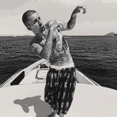 Justin Bieber conquista primeiro lugar nas paradas de rádio após três anos