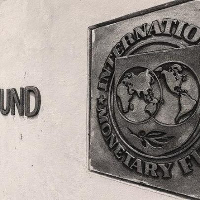 FMI aponta pressão na economia dos EUA e alerta sobre riscos de inflação com tarifas