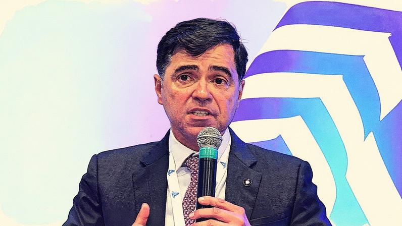 Diretor-geral da Aneel, Sandoval Feitosa, alerta sobre os riscos do sistema elétrico com o aumento da energia solar (Foto: Reprodução)