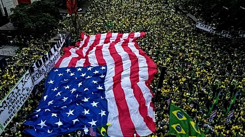Apoio à bandeira dos EUA em ato bolsonarista na Avenida Paulista, em São Paulo, no dia 7 de Setembro de 2025 (Foto: Reprodução)