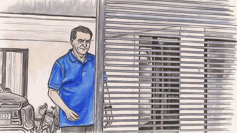 Ex-presidente Jair Bolsonaro em sua casa, onde está em prisão domiciliar (Foto: Reprodução)