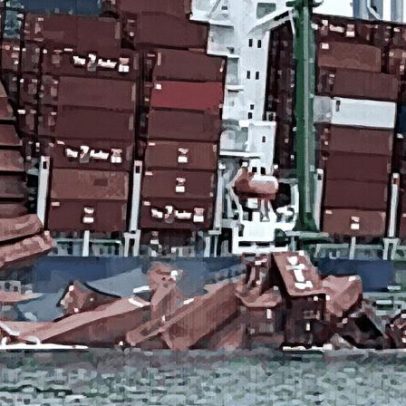 Contêineres despencam no mar durante tempestade em porto da Califórnia