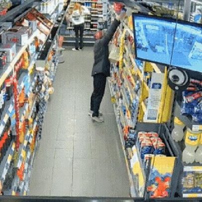 Mulher é sentenciada a quase dois anos de prisão por furtos de chocolates no Reino Unido