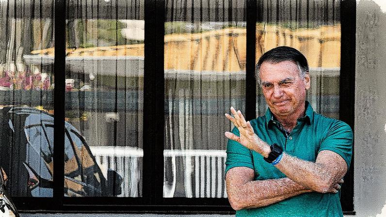 Ex-presidente brasileiro Jair Bolsonaro acena em sua residência em Brasília (Foto: Reprodução)