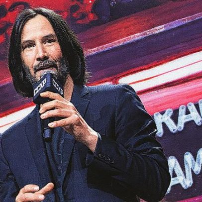 Keanu Reeves supera tragédias pessoais e encontra amor em nova fase da vida