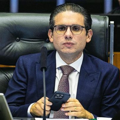 Renan Calheiros critica Hugo Motta e compara desempenho a Severino