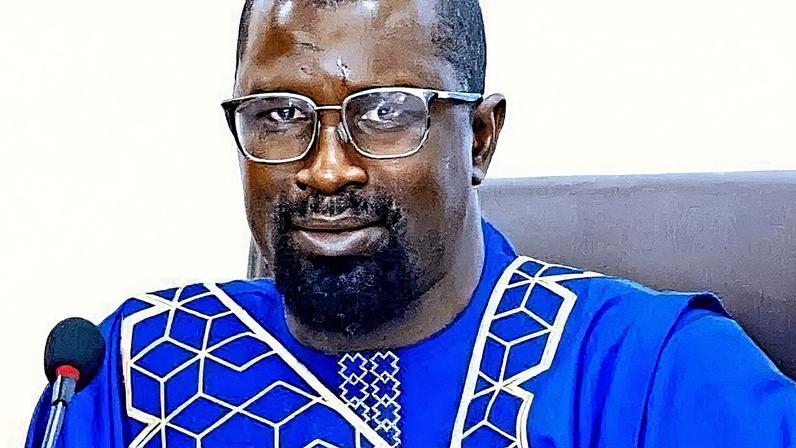 Momodou Ceesay nega ter aceitado um novo cargo (Foto: Reprodução)