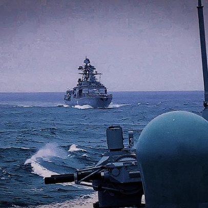 Rússia realiza exercícios militares e suspende negociações com a Ucrânia