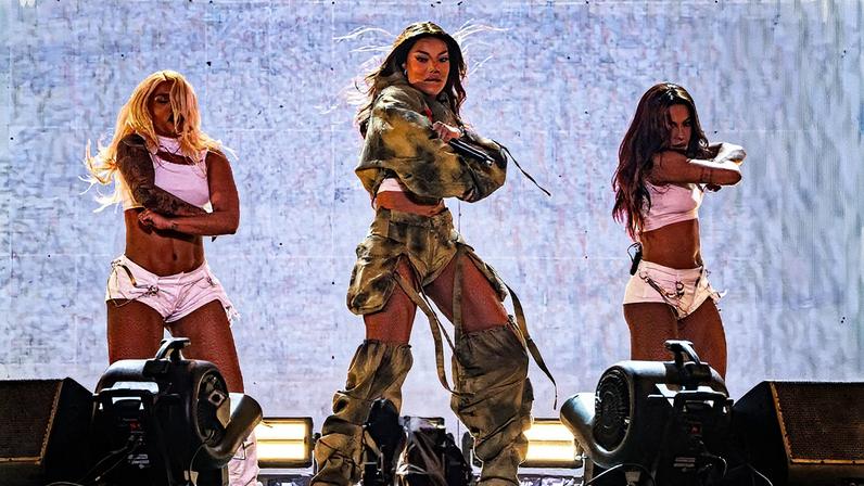 Ludmilla se apresenta durante show no The Town 2025 (Foto: Reprodução)