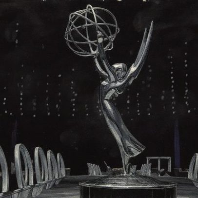 Julie Andrews brilha e quase quebra recorde na primeira noite do Emmy 2025