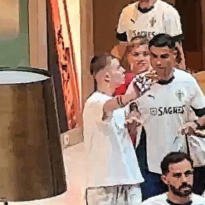 Cristiano Ronaldo se envolve em polêmica ao empurrar torcedor em concentração