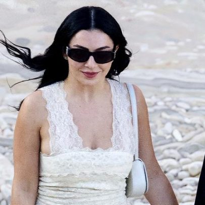 Charli XCX e George Daniel celebram segunda cerimônia de casamento na Itália