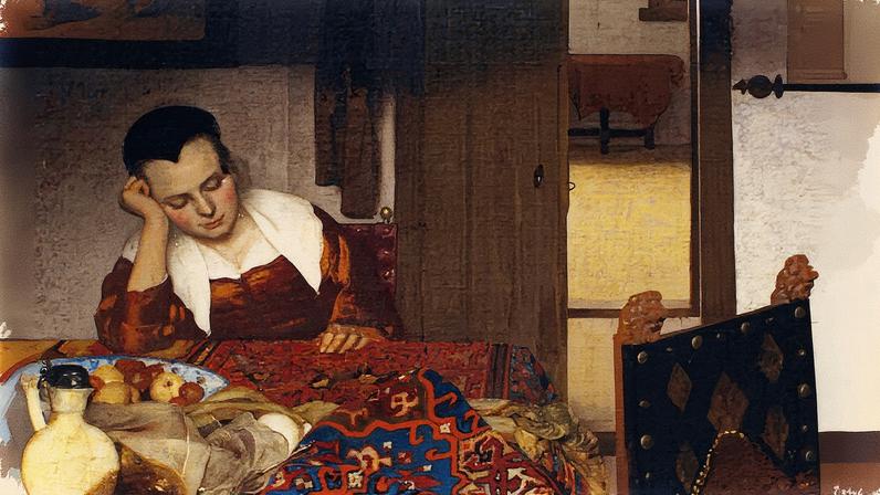 Uma mulher está deitada em uma cama, dormindo, em um ambiente doméstico. A luz suave entra pela janela, iluminando o quarto. (Foto: Reprodução)