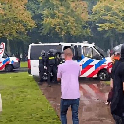 Polícia da Holanda usa gás lacrimogêneo para dispersar protesto anti-imigração