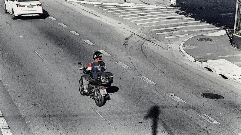 Placa falsa de moto identificada pelo Smart Sampa (Foto: Reprodução)