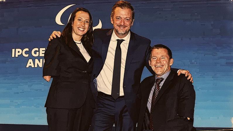 Os dirigentes Leila Marques Mota, Andrew Parsons e John Petersson (Foto: Divulgação/IPC)