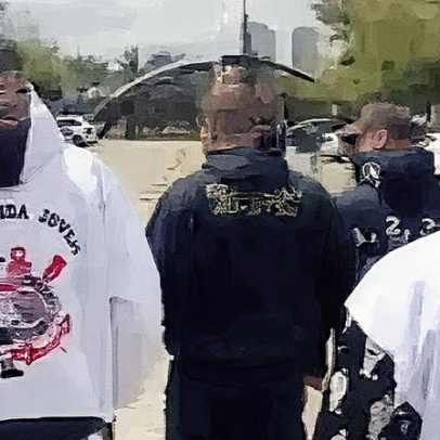 Torcida invade CT do Corinthians e faz protesto