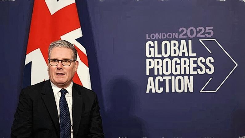 Keir Starmer, primer ministro británico, en la Cumbre de Acción para el Progreso Global celebrada este viernes en Londres. CHRIS J. RATCLIFFE / POOL (EFE)