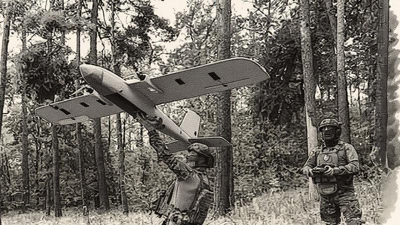 Militares ucranianos preparaban un dron en un lugar no revelado cerca del frente en el noreste de Ucrania, el pasado 24 de septiembre.