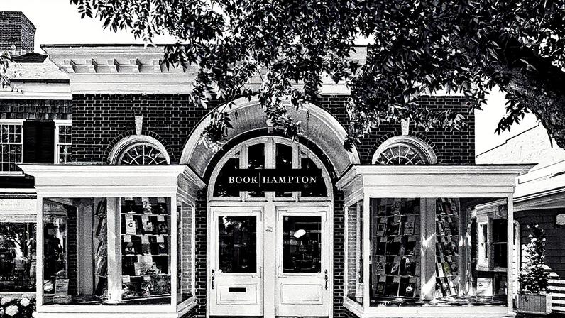 Fachada da livraria BookHampton localizada na 41 Main Street, East Hampton (Foto: Reprodução)