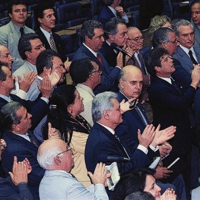 Congresso aprova PEC da Blindagem e encerra imunidade parlamentar