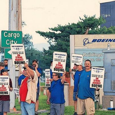 Boeing fecha acordo provisório com trabalhadores em greve na defesa