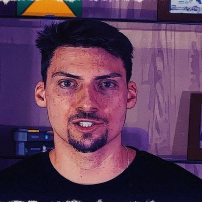 Filho de Bolsonaro critica prefeita de Balneário por comentário sobre leitura