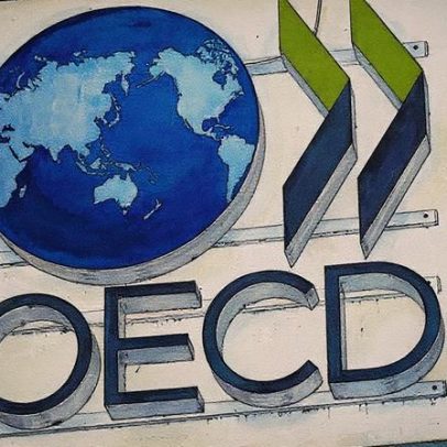Taxa de desemprego na OCDE se mantém em 4,9% e se aproxima de mínima histórica