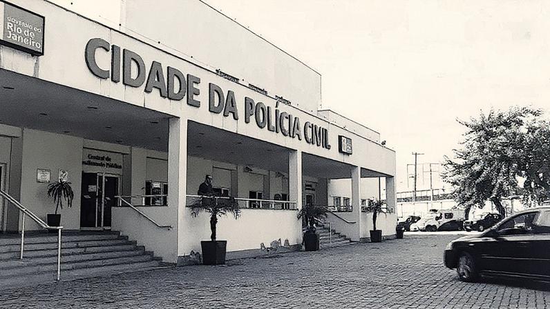 Fachada principal da Cidade da Polícia, localizada na Zona Norte do Rio de Janeiro (Foto: Reprodução)
